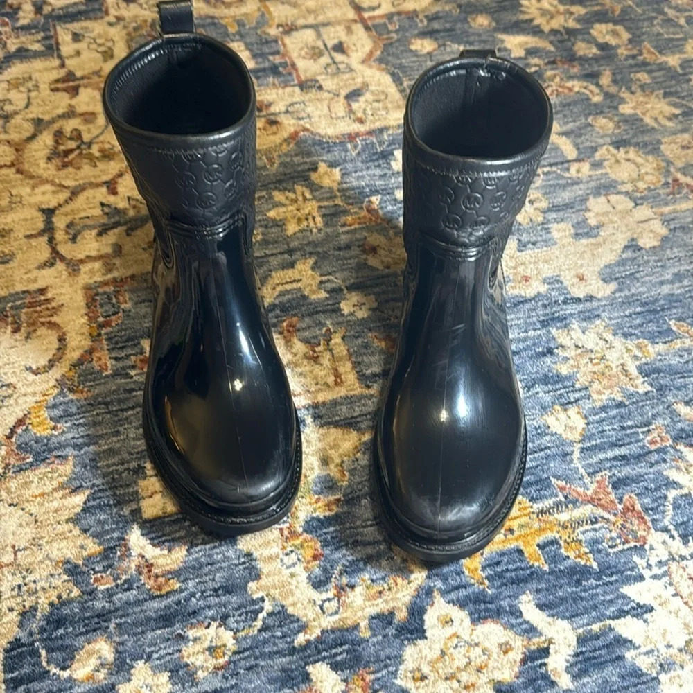 MK Michael Kors Designer Women Blakely Logo Embossed Ankle Rain Boot Shoes Blk 7